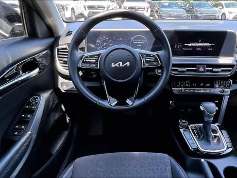 Used 2024 Kia Seltos S FWD image 6