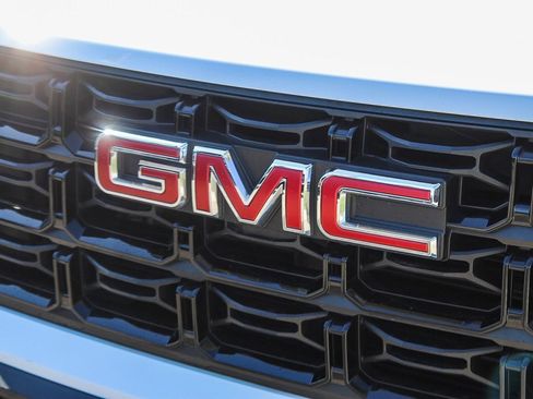 Used 2023 GMC Canyon Elevation w/ Elevation Premium Package image 9