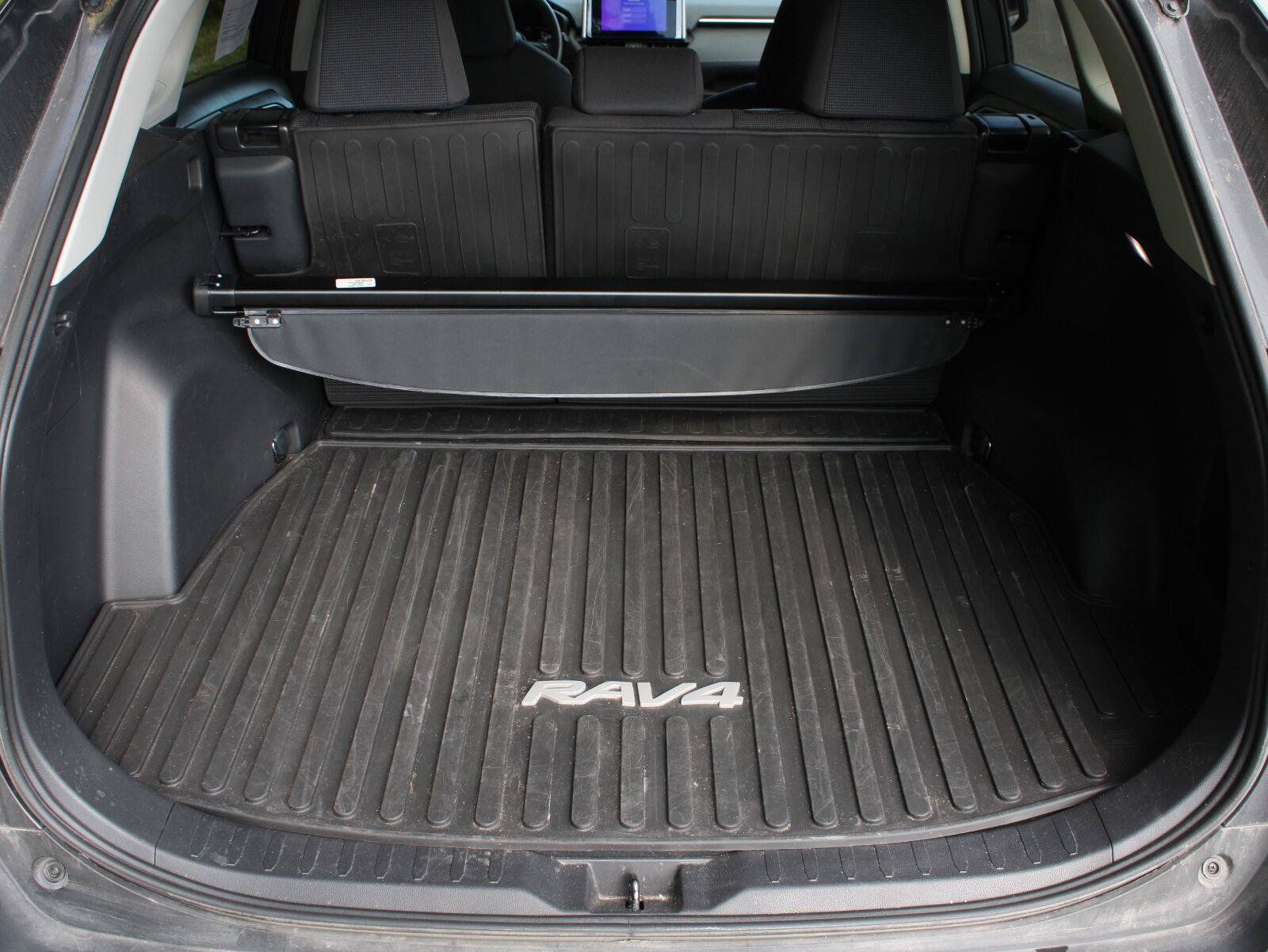 Used 2023 Toyota RAV4 LE AWD/4WD image 8