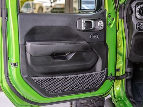 Used 2019 Jeep Wrangler Unlimited Sahara AWD/4WD image 54