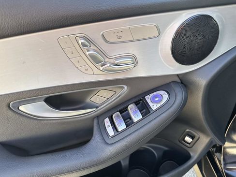 Used 2022 Mercedes-Benz GLC 300 image 12