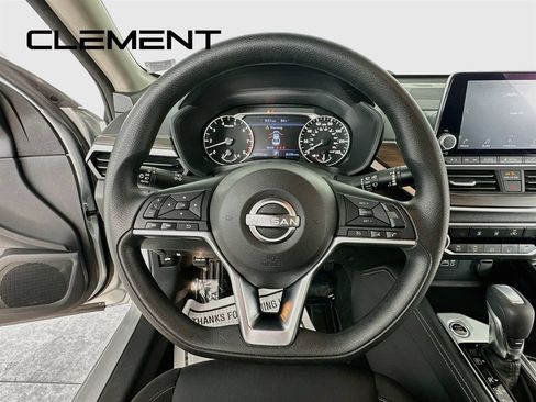 Used 2023 Nissan Altima 2.5 SV FWD image 15