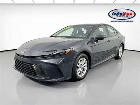 Used 2025 Toyota Camry LE image 4