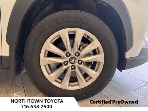 Used 2024 Toyota Corolla Cross LE FWD image 23