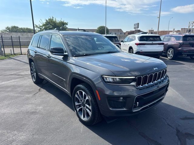 Used 2021 Jeep Grand Cherokee L Overland w/ Luxury Tech Group IV AWD/4WD image 1