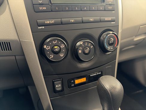 Used 2010 Toyota Corolla LE FWD image 26