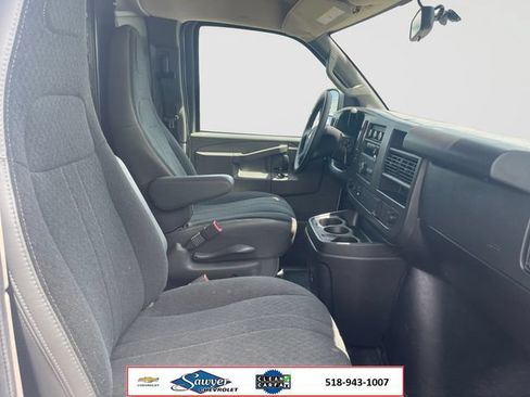 Used 2025 Chevrolet Express 2500 w/ Driver Convenience Package RWD image 16