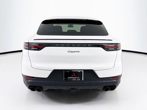 Certified 2023 Porsche Cayenne Platinum Edition image 10