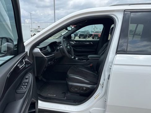Used 2023 Jeep Grand Cherokee Altitude AWD/4WD image 16