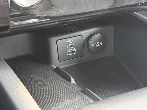 New 2026 Ford Escape SE w/ PHEV Premium Package FWD image 18