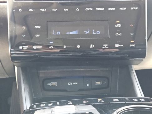 Used 2024 Hyundai Tucson Limited AWD/4WD image 16