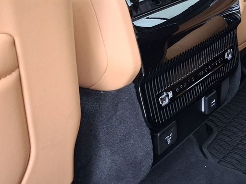 Used 2024 Jeep Grand Wagoneer Series III w/ Quick Order Packagew 28T AWD/4WD image 24