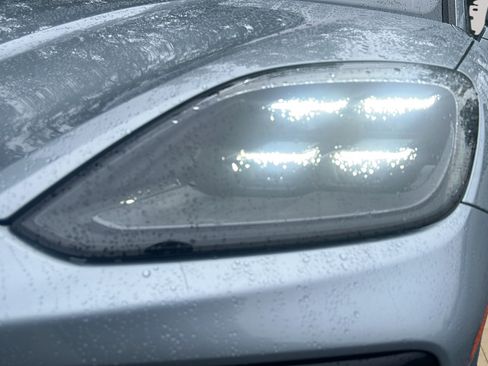 Certified 2025 Porsche Cayenne E-Hybrid AWD/4WD image 11