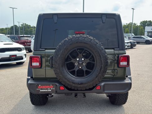Used 2024 Jeep Wrangler Unlimited Sport AWD/4WD image 7