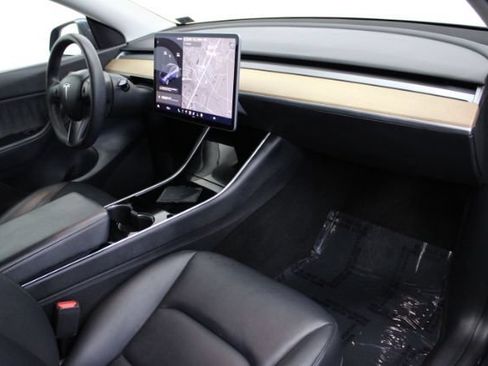Used 2021 Tesla Model Y Long Range AWD/4WD image 22