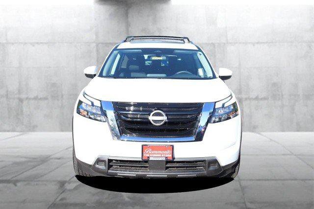 Certified 2025 Nissan Pathfinder SV w/ SV Premium Package FWD image 4