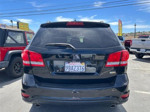 Used 2017 Dodge Journey SXT w/ Comfort/Convenience Group FWD image 6