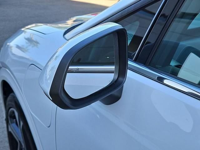 Used 2026 Chevrolet Equinox EV LT w/ Convenience Package II FWD image 19