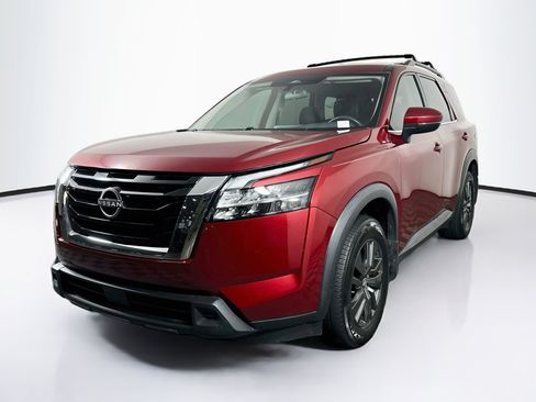 Used 2022 Nissan Pathfinder SV FWD image 3