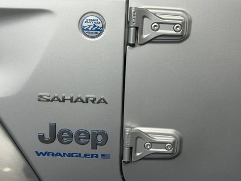 Used 2023 Jeep Wrangler Unlimited Sahara image 10