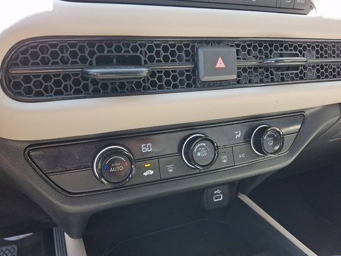 Used 2023 Honda HR-V LX image 15