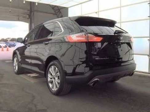Used 2024 Ford Edge Titanium image 9