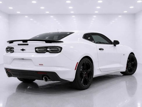 Used 2019 Chevrolet Camaro SS RWD image 5