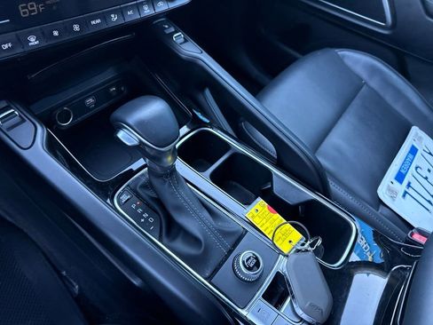 Used 2025 Kia Telluride S image 29