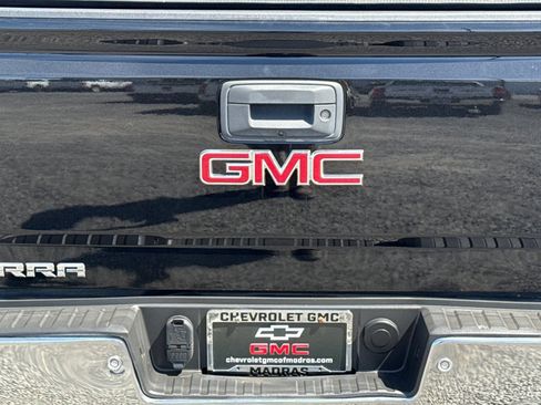 Used 2018 GMC Sierra 1500 SLT AWD/4WD image 46