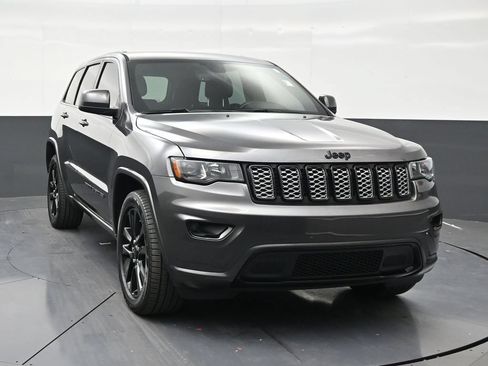 Used 2019 Jeep Grand Cherokee Altitude RWD image 7