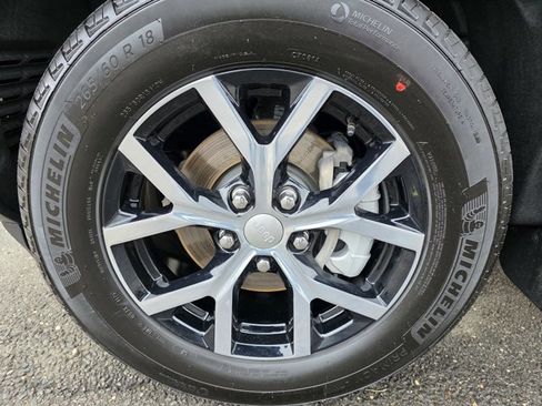 Used 2025 Jeep Grand Cherokee Limited w/ MOPAR Finishing Package image 3