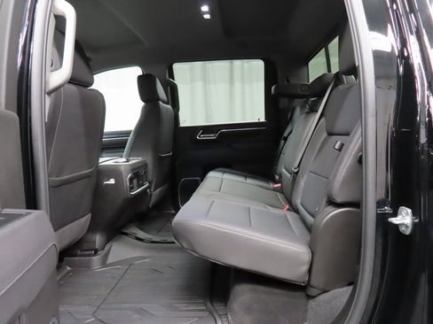 Used 2025 GMC Sierra 2500 SLT image 10