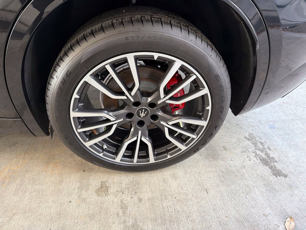 Used 2025 Maserati Grecale GT AWD/4WD image 19