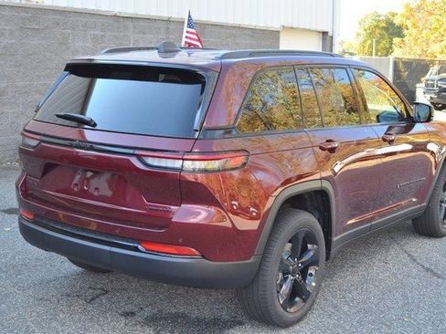 New 2025 Jeep Grand Cherokee Limited w/ Black Appearance Package image 8