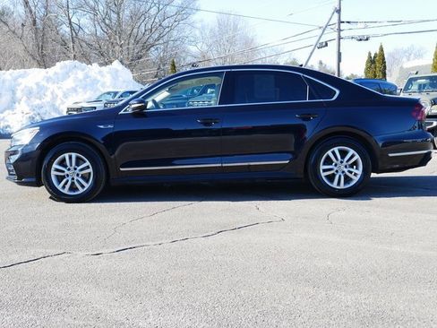 Used 2019 Volkswagen Passat 2.0T SE R-Line image 3