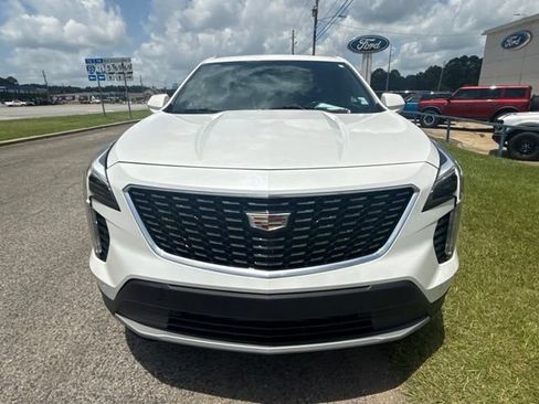 Used 2019 Cadillac XT4 Premium Luxury w/ Cold Weather Package FWD image 3