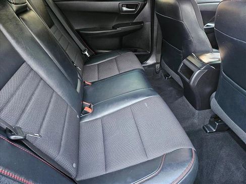Used 2016 Toyota Camry SE image 15