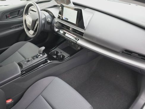 Certified 2025 Toyota Prius LE image 21