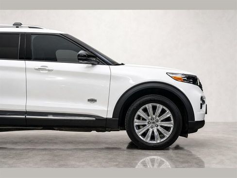 Used 2021 Ford Explorer King Ranch w/ Premium Technology Package AWD/4WD image 6