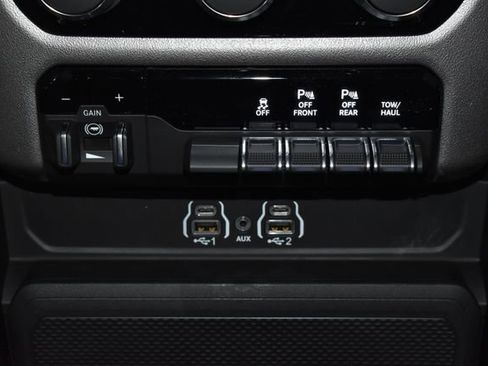 New 2026 RAM 1500 4x4 Crew Cab image 18