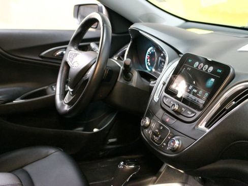 Used 2016 Chevrolet Malibu LT FWD image 10