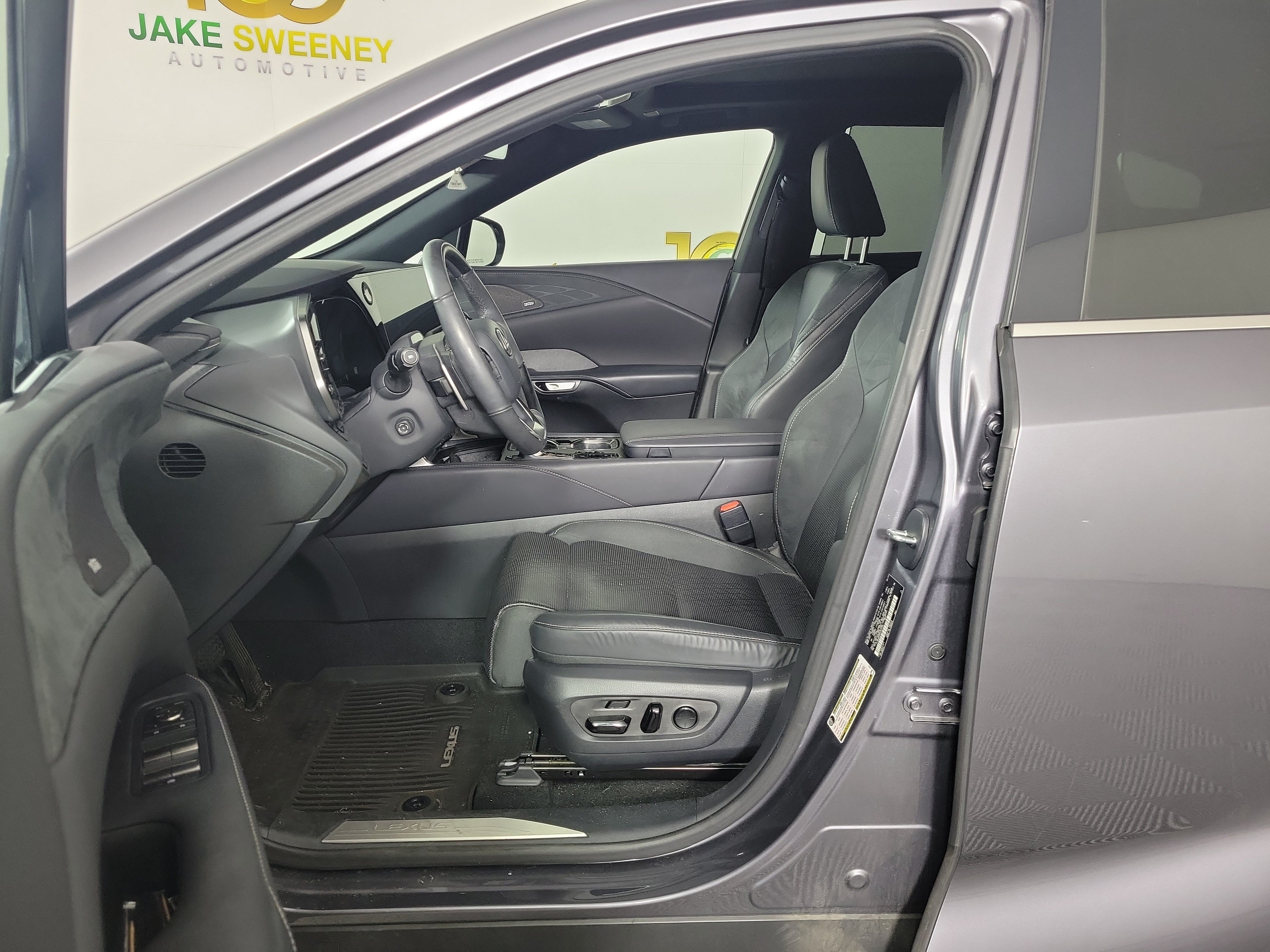 Used 2023 Lexus RX 350 AWD w/ Cold Area Package image 5