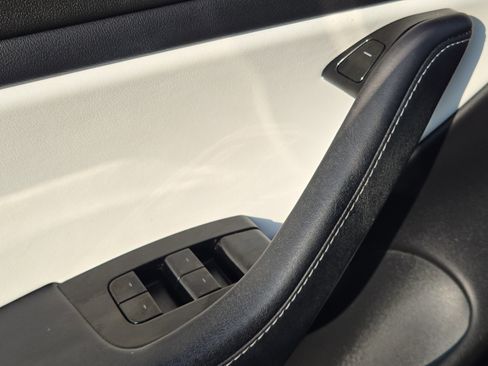 Used 2018 Tesla Model 3 Performance image 22