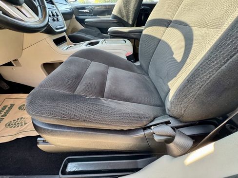 Used 2015 Dodge Grand Caravan SXT w/ UConnect Hands-Free Group image 20