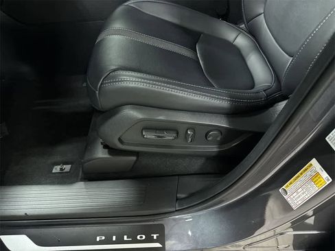 Used 2025 Honda Pilot EX-L image 24