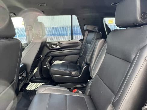 Used 2022 Chevrolet Tahoe LT w/ Luxury Package AWD/4WD image 19