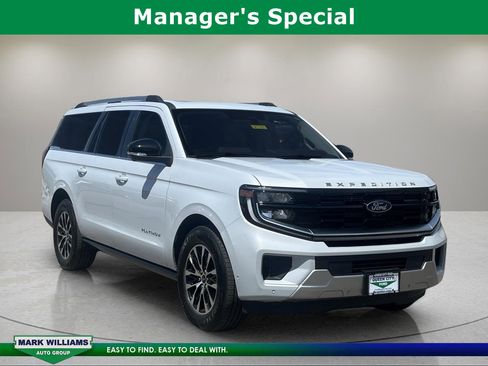 Used 2025 Ford Expedition Max Platinum AWD/4WD image 1