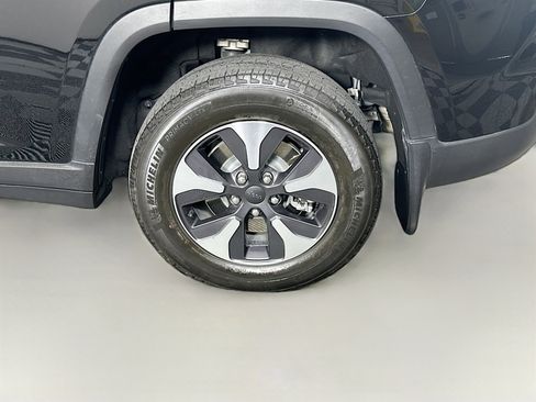 Used 2022 Jeep Grand Cherokee Limited 4xe w/ MOPAR Finishing Package AWD/4WD image 11