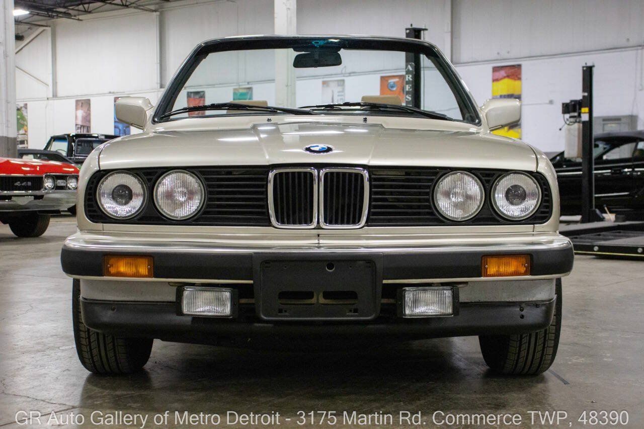 Used 1989 BMW 325i Convertible RWD image 13