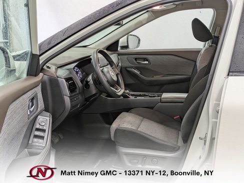 Used 2021 Nissan Rogue SV AWD/4WD image 5